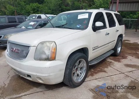 2009 GMC Yukon Denali z USA, uszkodzony, nr VIN 1GKFC032X9R164822